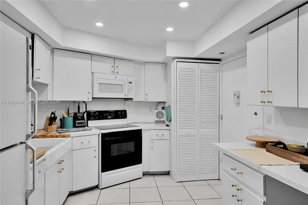 $4,200 | 1111 Crandon Boulevard, Unit C504, Key Biscayne, FL 33149