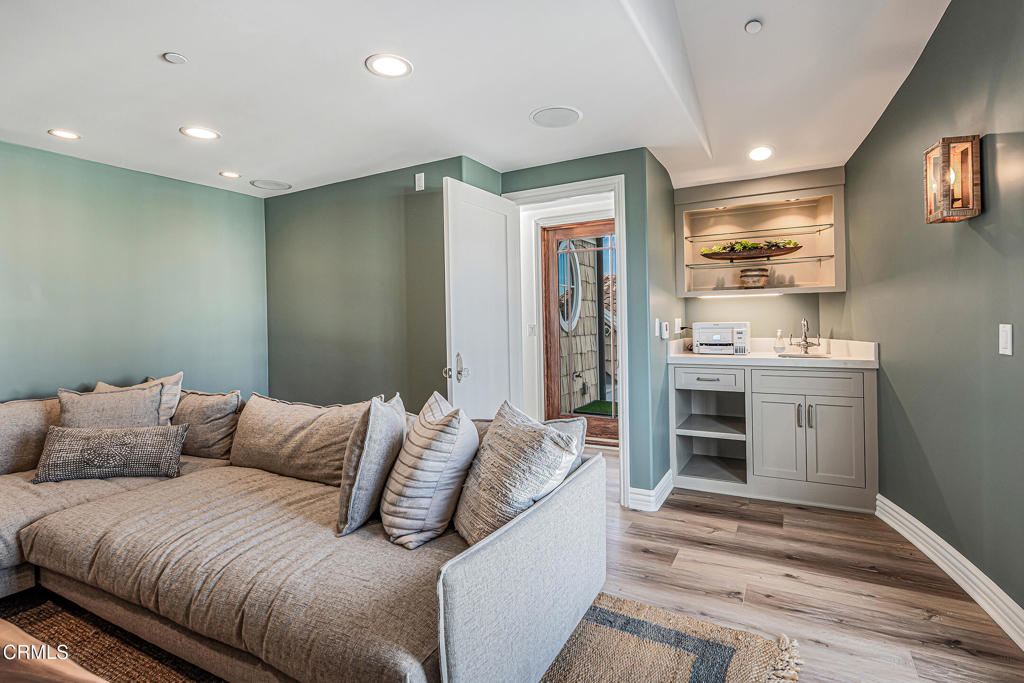 3365 Ocean Drive Oxnard, CA 93035 - Photo 16 of 57