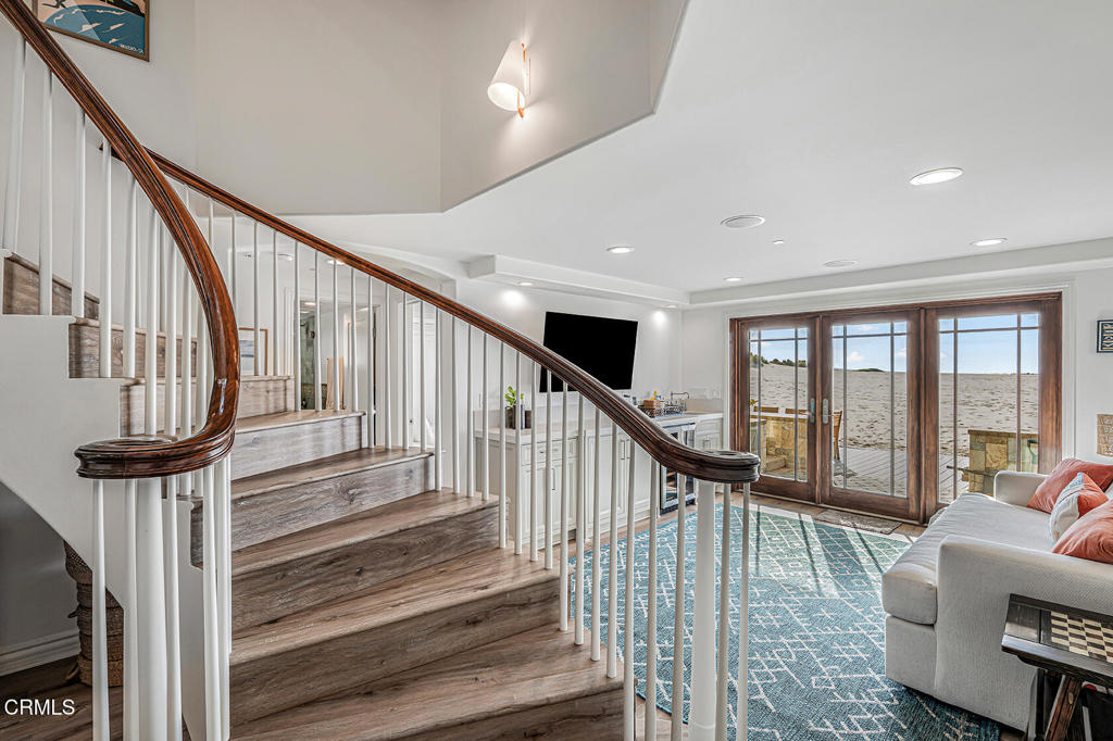 3365 Ocean Drive Oxnard, CA 93035 - Photo 4 of 57