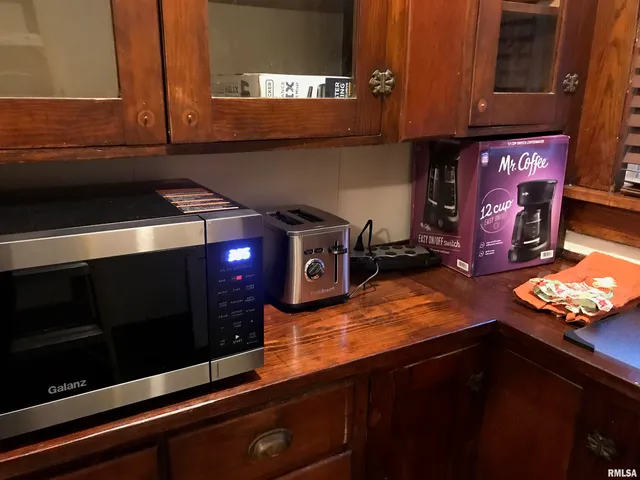 $1,150 | 2608 Leclaire Street, Davenport, IA 52803