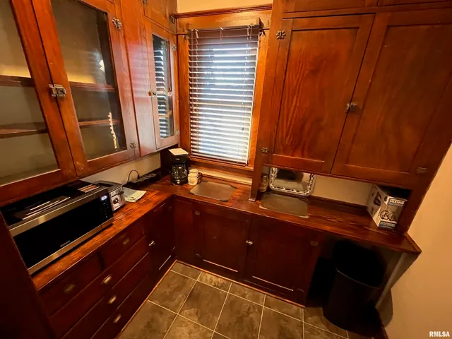 $1,150 | 2608 Leclaire Street, Davenport, IA 52803