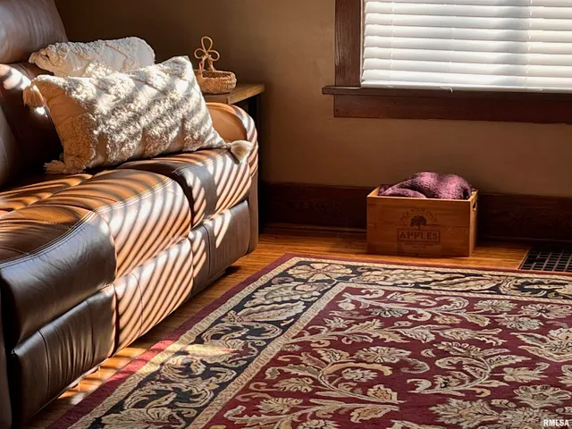 $1,150 | 2608 Leclaire Street, Davenport, IA 52803