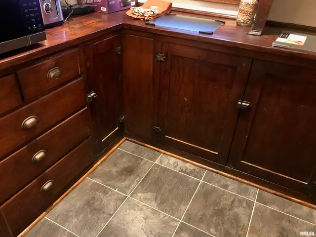 $1,150 | 2608 Leclaire Street, Davenport, IA 52803