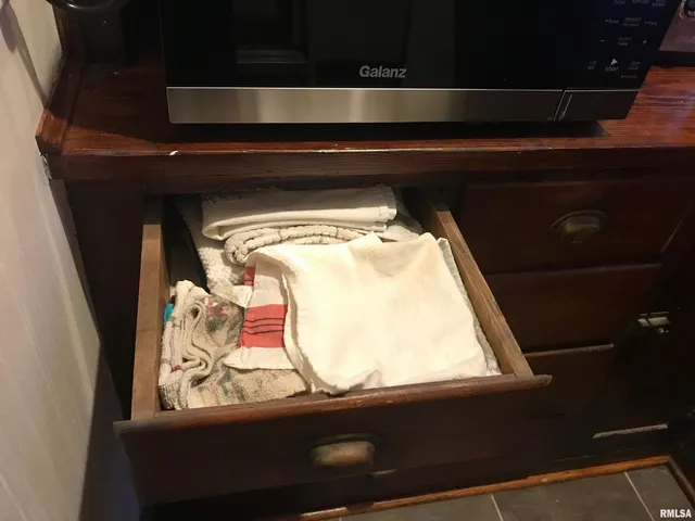 $1,150 | 2608 Leclaire Street, Davenport, IA 52803