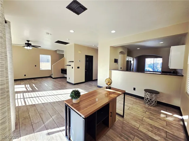 $1,850 | 4353 Santa Clarita Avenue, Las Vegas, NV 89115