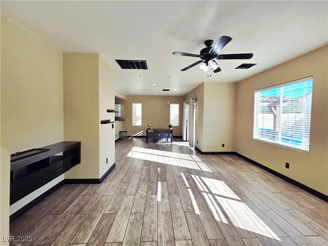 $1,850 | 4353 Santa Clarita Avenue, Las Vegas, NV 89115