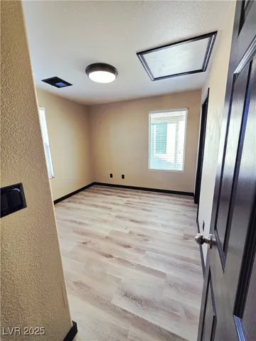 $1,850 | 4353 Santa Clarita Avenue, Las Vegas, NV 89115