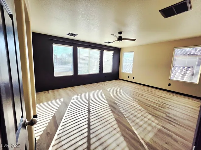 $1,850 | 4353 Santa Clarita Avenue, Las Vegas, NV 89115