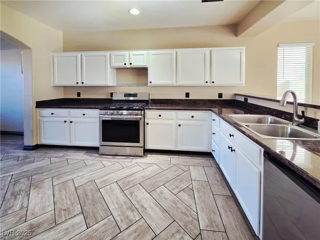 $1,850 | 4353 Santa Clarita Avenue, Las Vegas, NV 89115