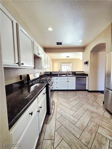 $1,850 | 4353 Santa Clarita Avenue, Las Vegas, NV 89115