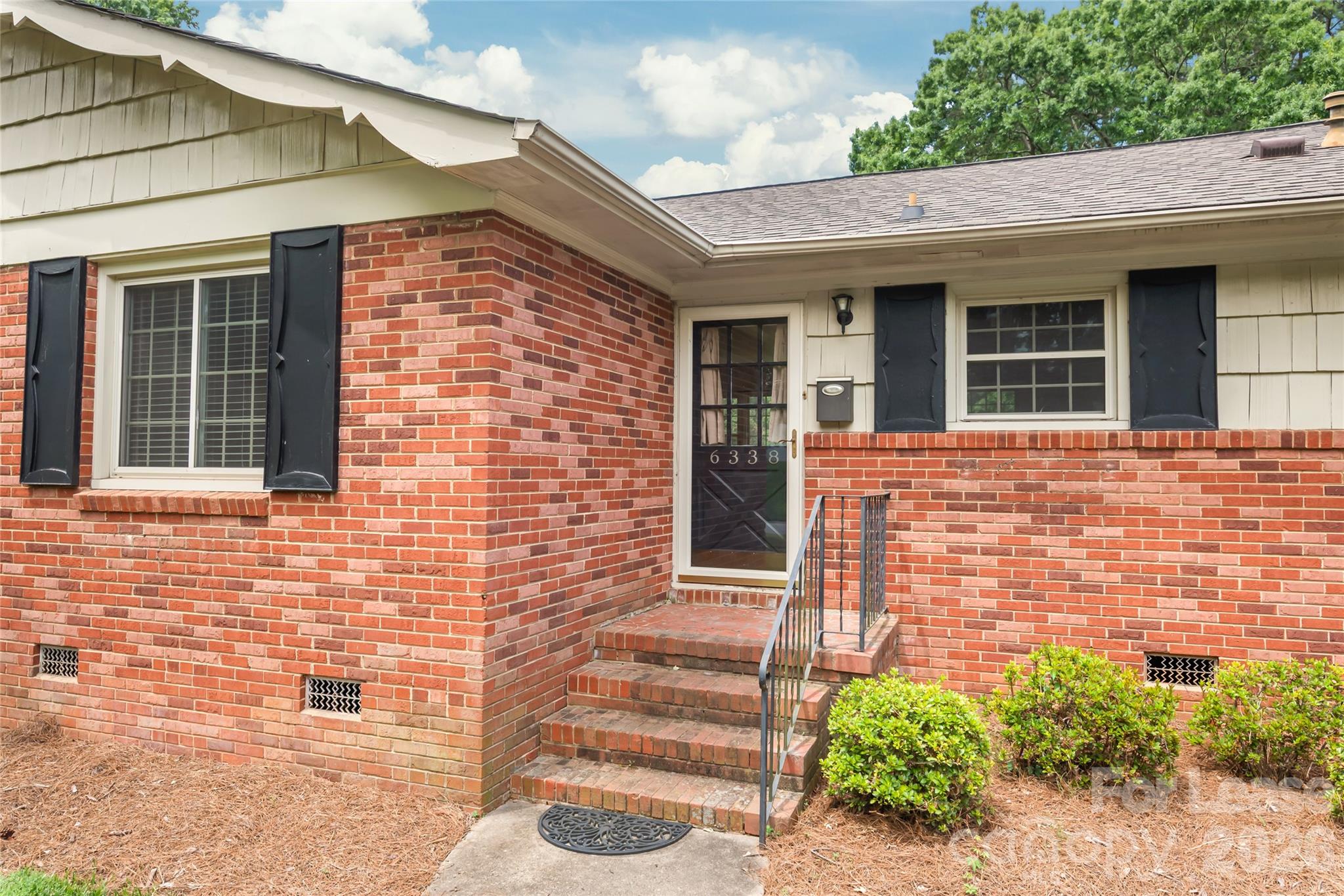 6338 Montpelier Road Charlotte, NC 28210 - Photo 5 of 33