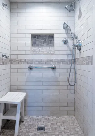 $5,750 | 11 North Hillview Drive, Narragansett, RI 02882