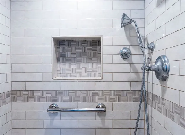 $5,750 | 11 North Hillview Drive, Narragansett, RI 02882