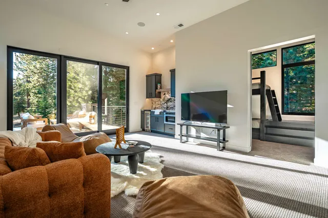 $5,195,000 | 9090 Horned Lark Court, Truckee, CA 96161