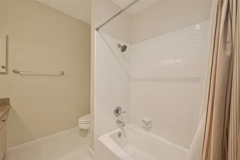$325,000 | 5826 Doliver Drive, Unit 55, Houston, TX 77057