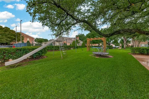 $325,000 | 5826 Doliver Drive, Unit 55, Houston, TX 77057