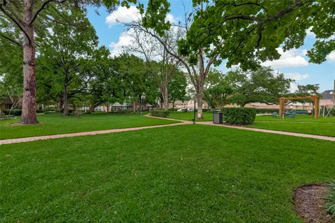 $325,000 | 5826 Doliver Drive, Unit 55, Houston, TX 77057