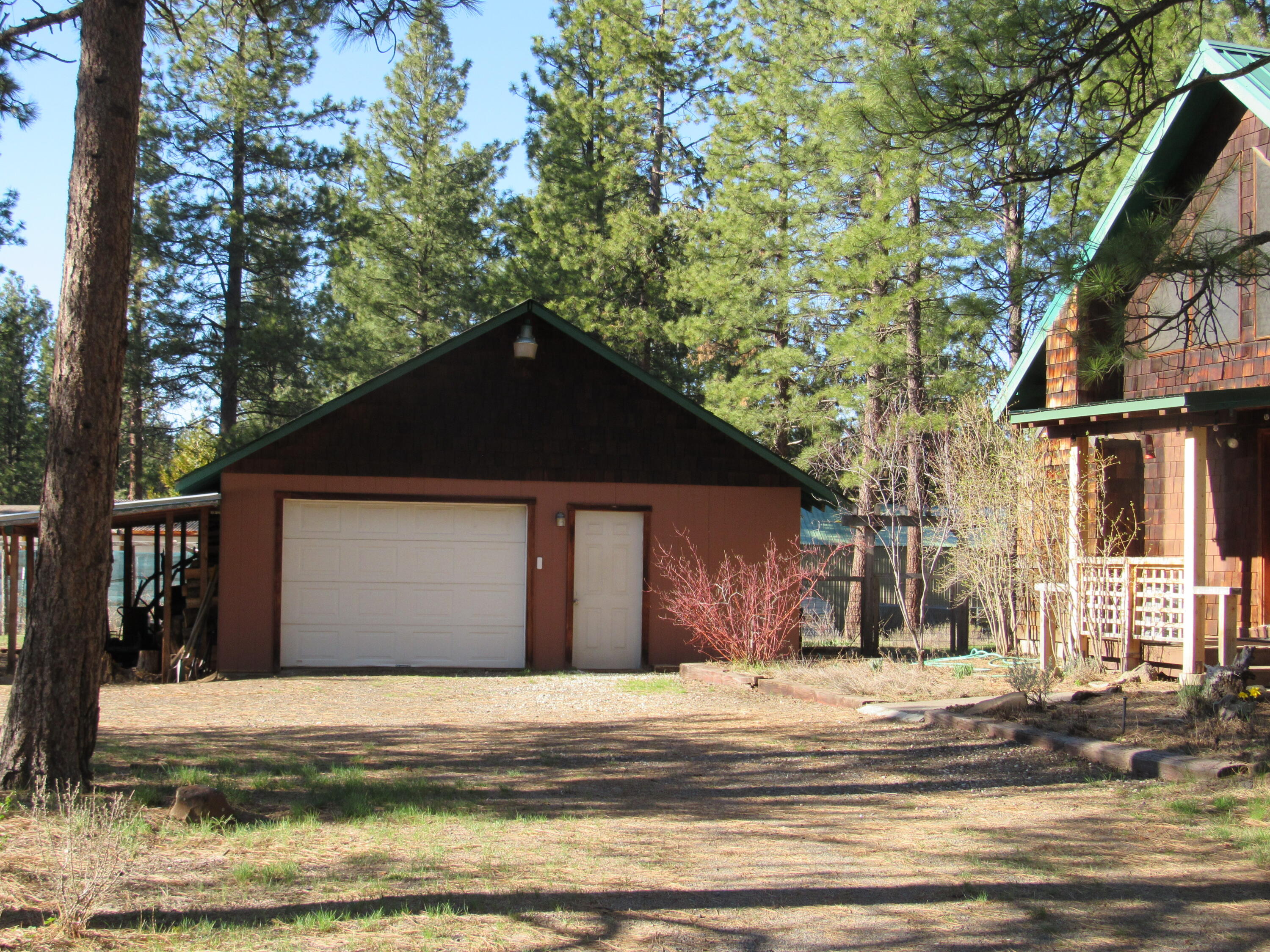 35861 South Chiloquin Road Chiloquin, OR 97624 - Photo 3 of 29 IMG_2937