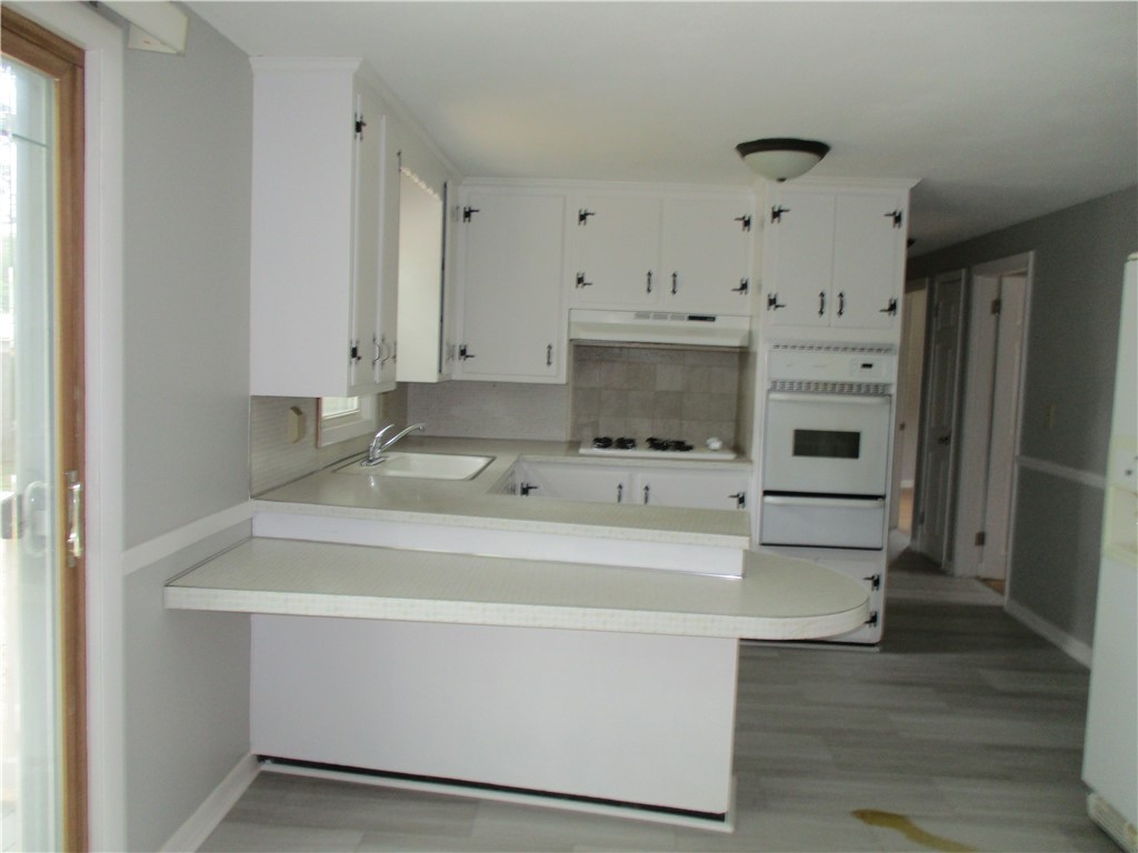 57 Walker Road Warwick, RI 02889 - Photo 5 of 14 Kitchen