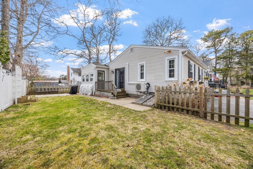 25 Clover Lane Mashpee, MA 02649 - Photo 28 of 37