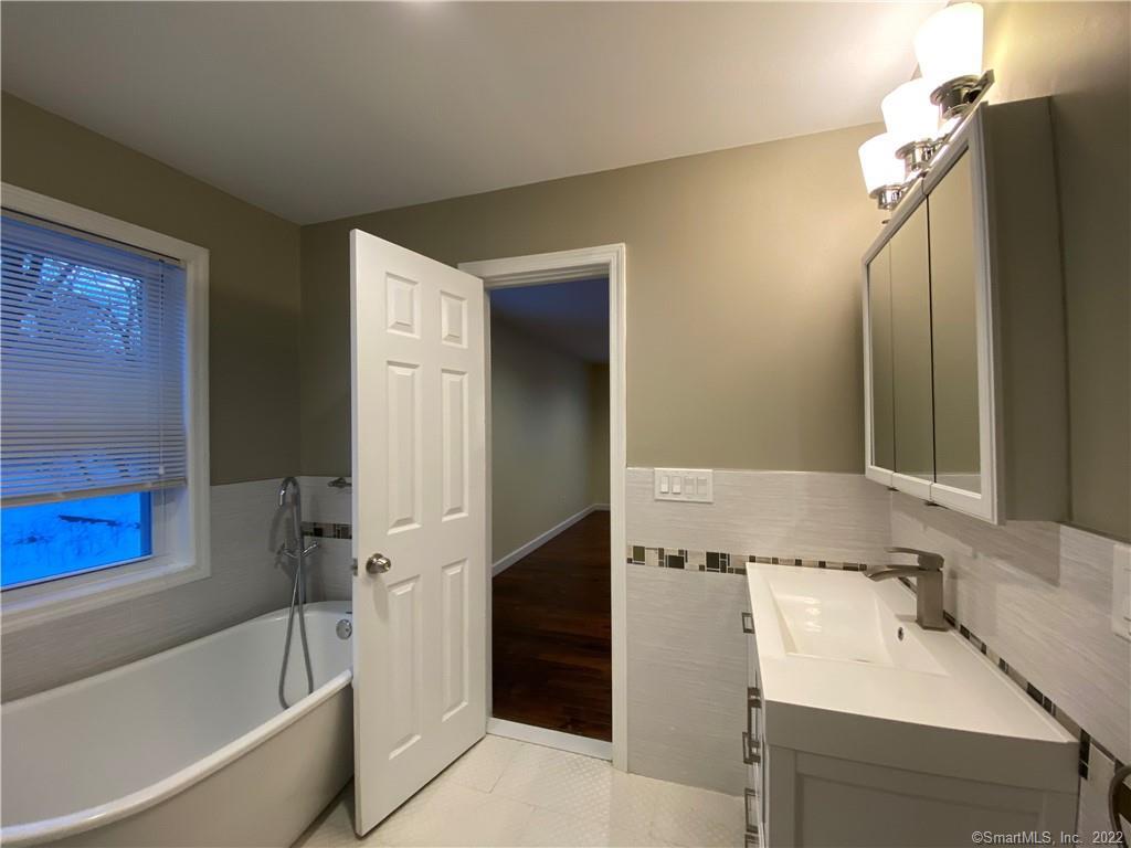 201 West Norwalk Road Norwalk, CT 06850 - Photo 24 of 40 Master Full Bath with Spa Style Bath