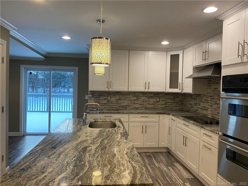 201 West Norwalk Road Norwalk, CT 06850 - Photo 7 of 40 Kitchen with Island