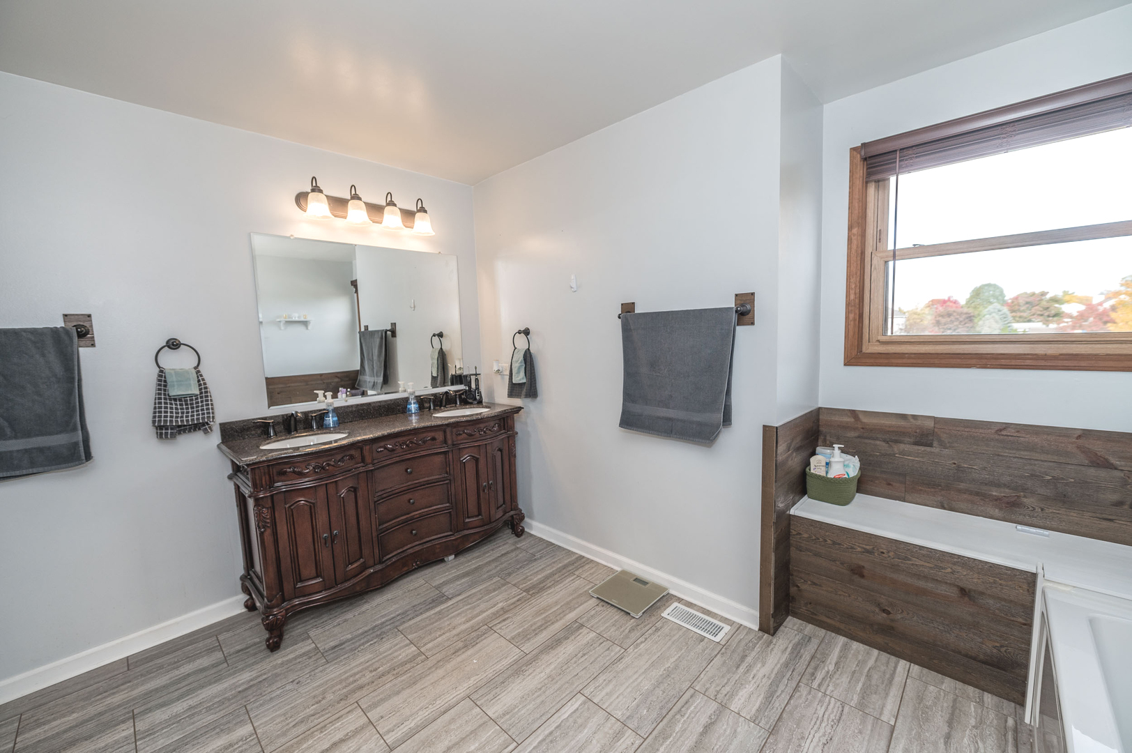 24833 Burdick Road Plainfield, IL 60585 - Photo 21 of 41 Gallery Image 21