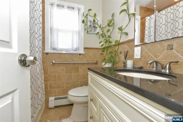 $4,000 | 200 Prospect Avenue, Unit 1, Maywood, NJ 07607