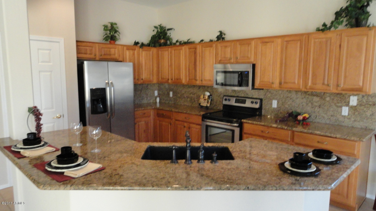 2719 East Fremont Road Phoenix, AZ 85042 - Photo 19 of 23 DSC00716