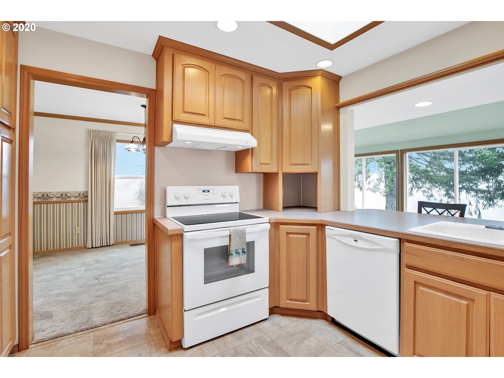 17002 Northwest Johnson Road Hillsboro, OR 97124 - Photo 4 of 32 Gallery Image 4