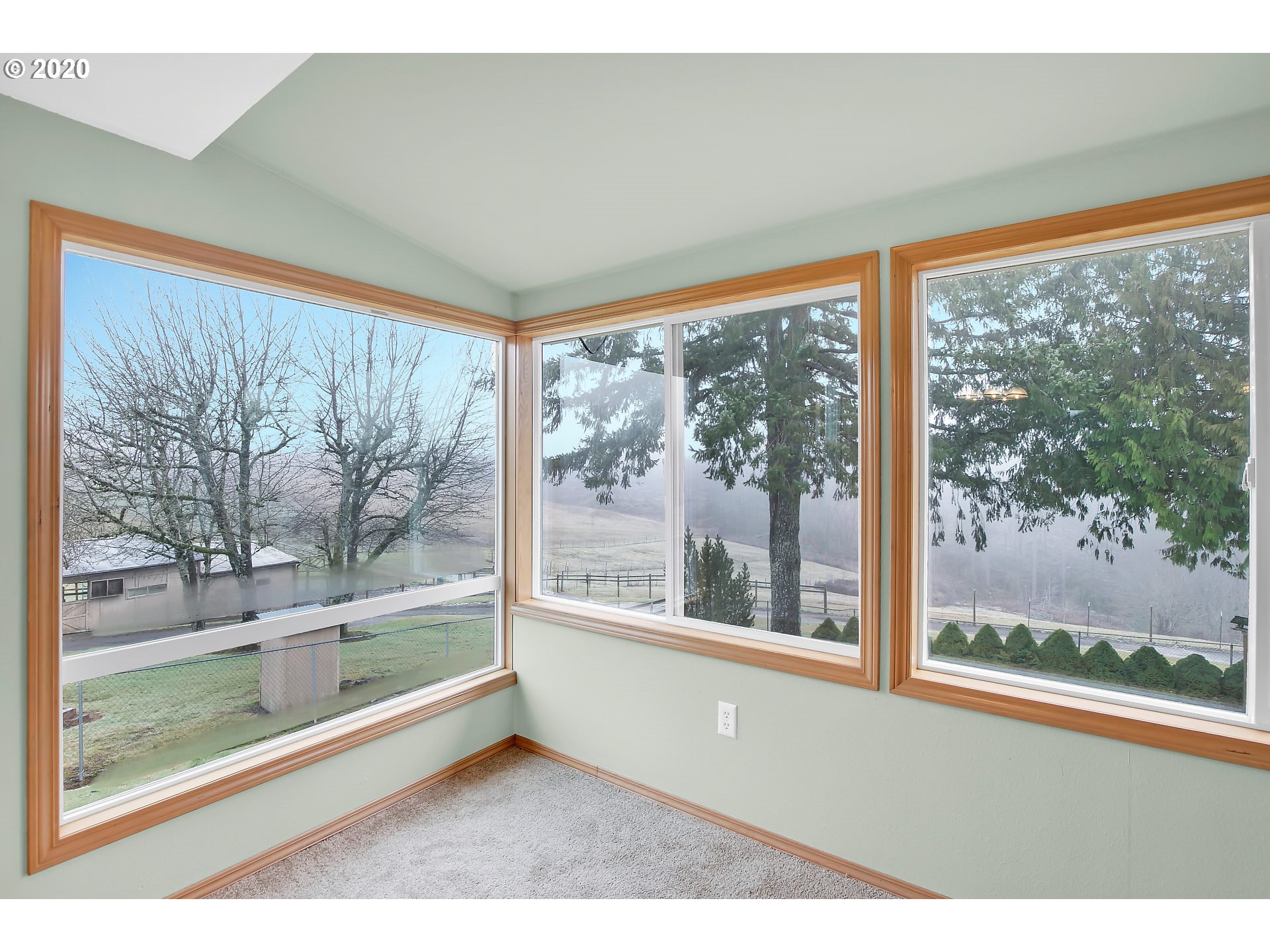 17002 Northwest Johnson Road Hillsboro, OR 97124 - Photo 9 of 32 Gallery Image 9