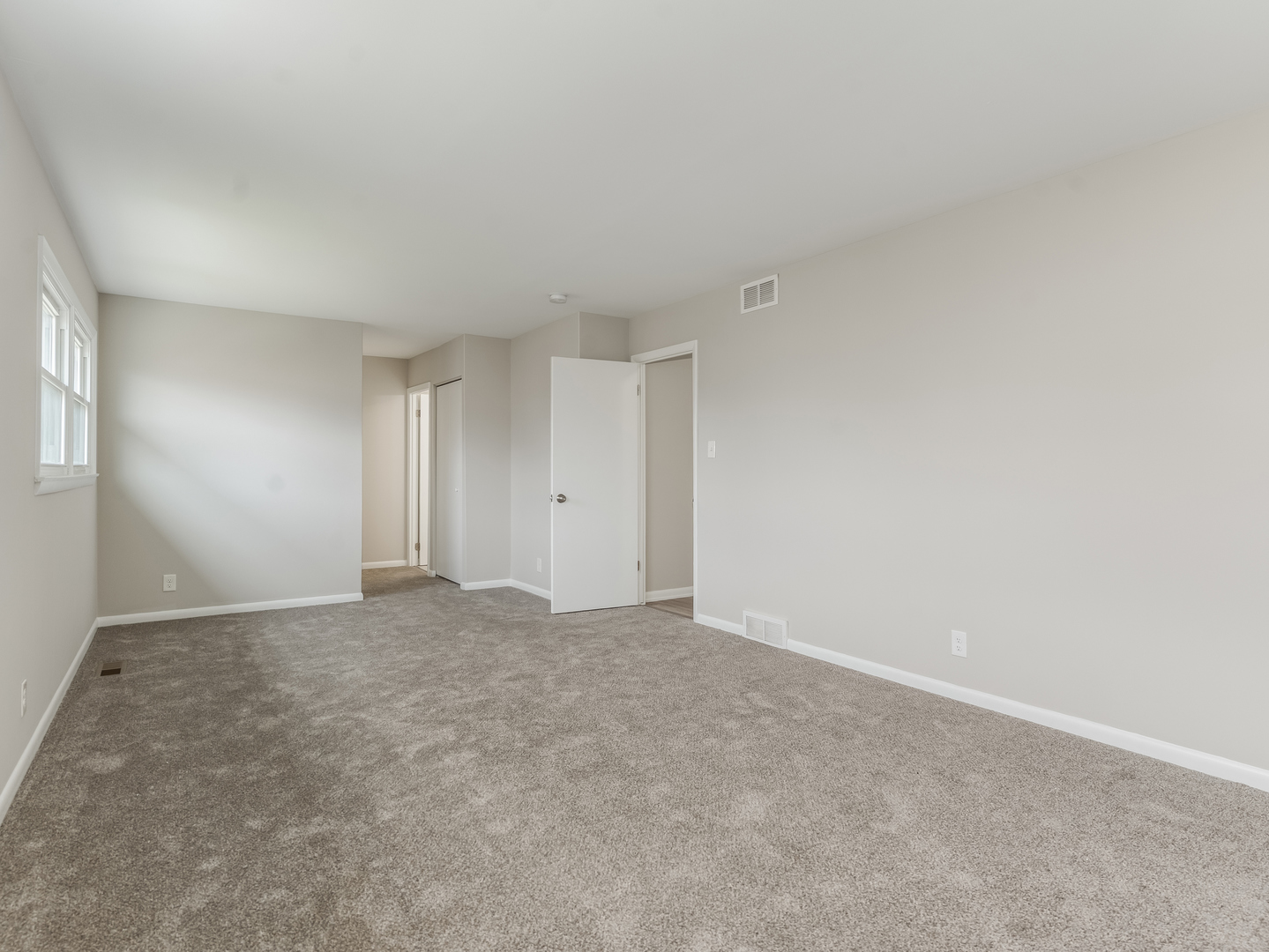 322 Rockhurst Road Bolingbrook, IL 60440 - Photo 12 of 25 Gallery Image 12