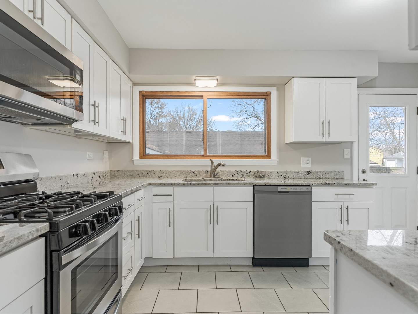322 Rockhurst Road Bolingbrook, IL 60440 - Photo 10 of 25 Gallery Image 10