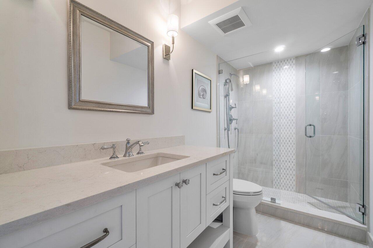 3322 Casseekey Island Road, Unit 202 Jupiter, FL 33477 - Photo 15 of 25 Master Suite 2 Bathroom