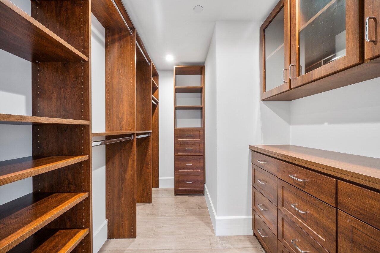 3322 Casseekey Island Road, Unit 202 Jupiter, FL 33477 - Photo 16 of 25 Master Suite 2- Walk in Closet