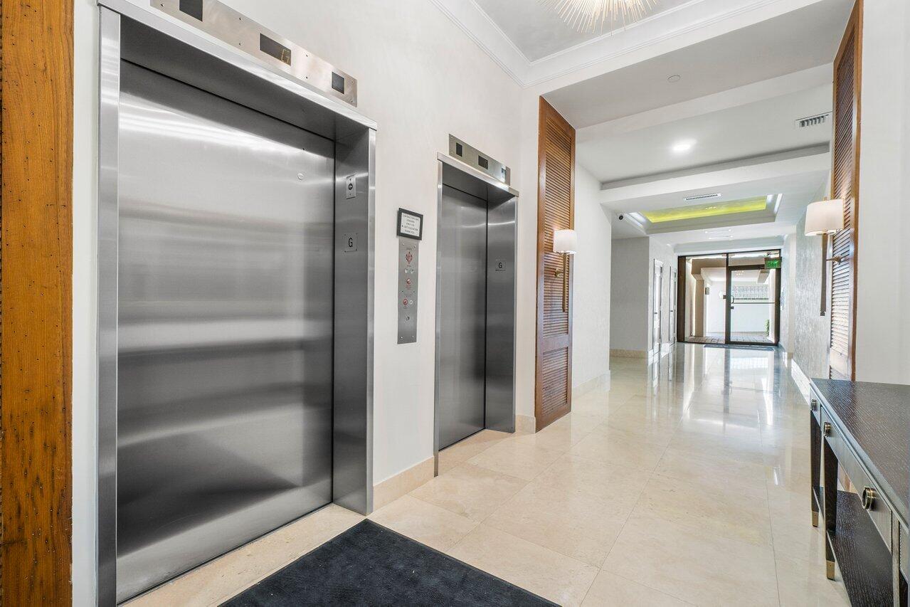 3322 Casseekey Island Road, Unit 202 Jupiter, FL 33477 - Photo 2 of 25 005-3322CasseekeyIslandRoad-Jupiter-FL-3