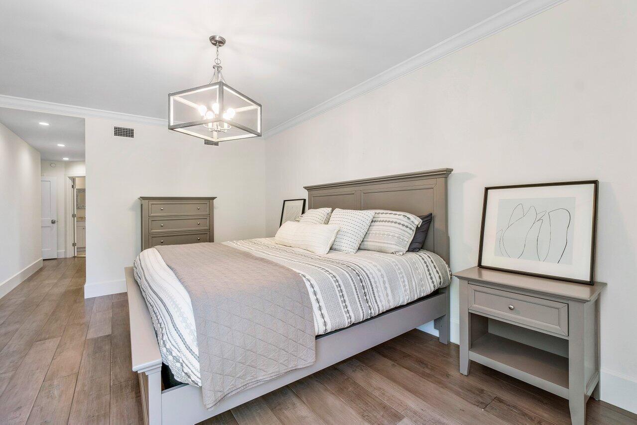 3322 Casseekey Island Road, Unit 202 Jupiter, FL 33477 - Photo 9 of 25 Master Suite 1