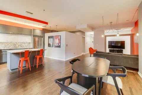 $275,000 | 208 West Washington Street, Unit 1913, Chicago, IL 60606