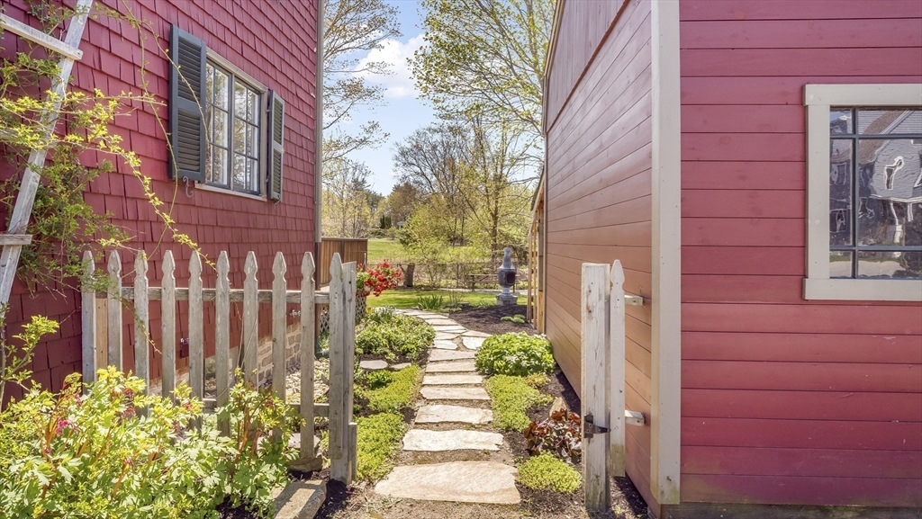 8 Graham Avenue Newbury, MA 01951 - Photo 14 of 39