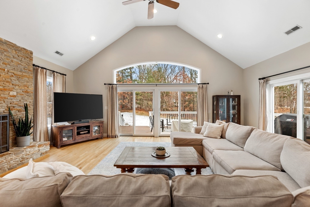 44 Tyler Road Lexington, MA 02420 - Photo 3 of 31