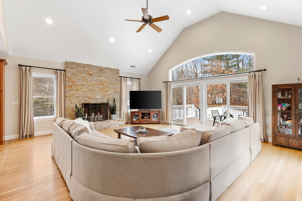 44 Tyler Road Lexington, MA 02420 - Photo 4 of 31