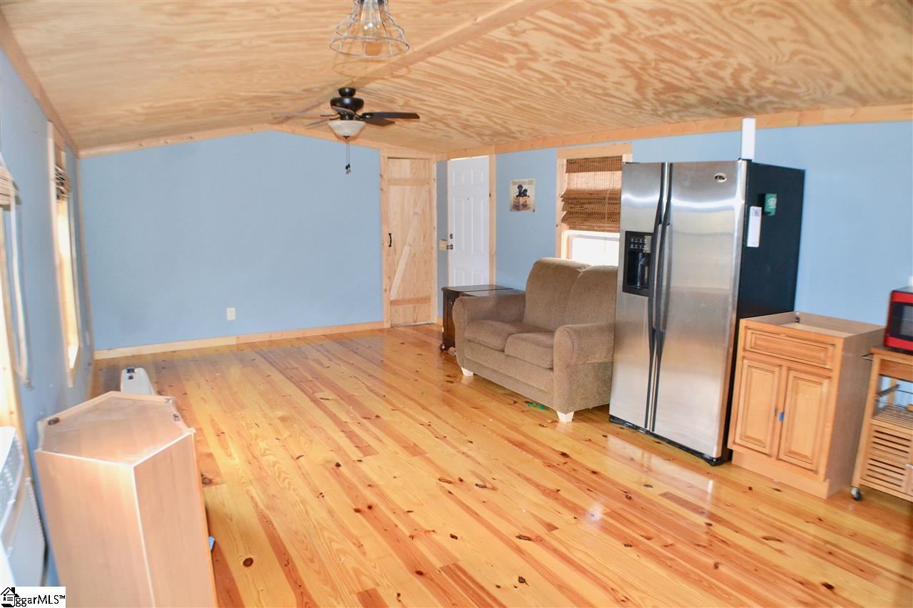 260 Grassland Road Campobello, SC 29322 - Photo 15 of 22