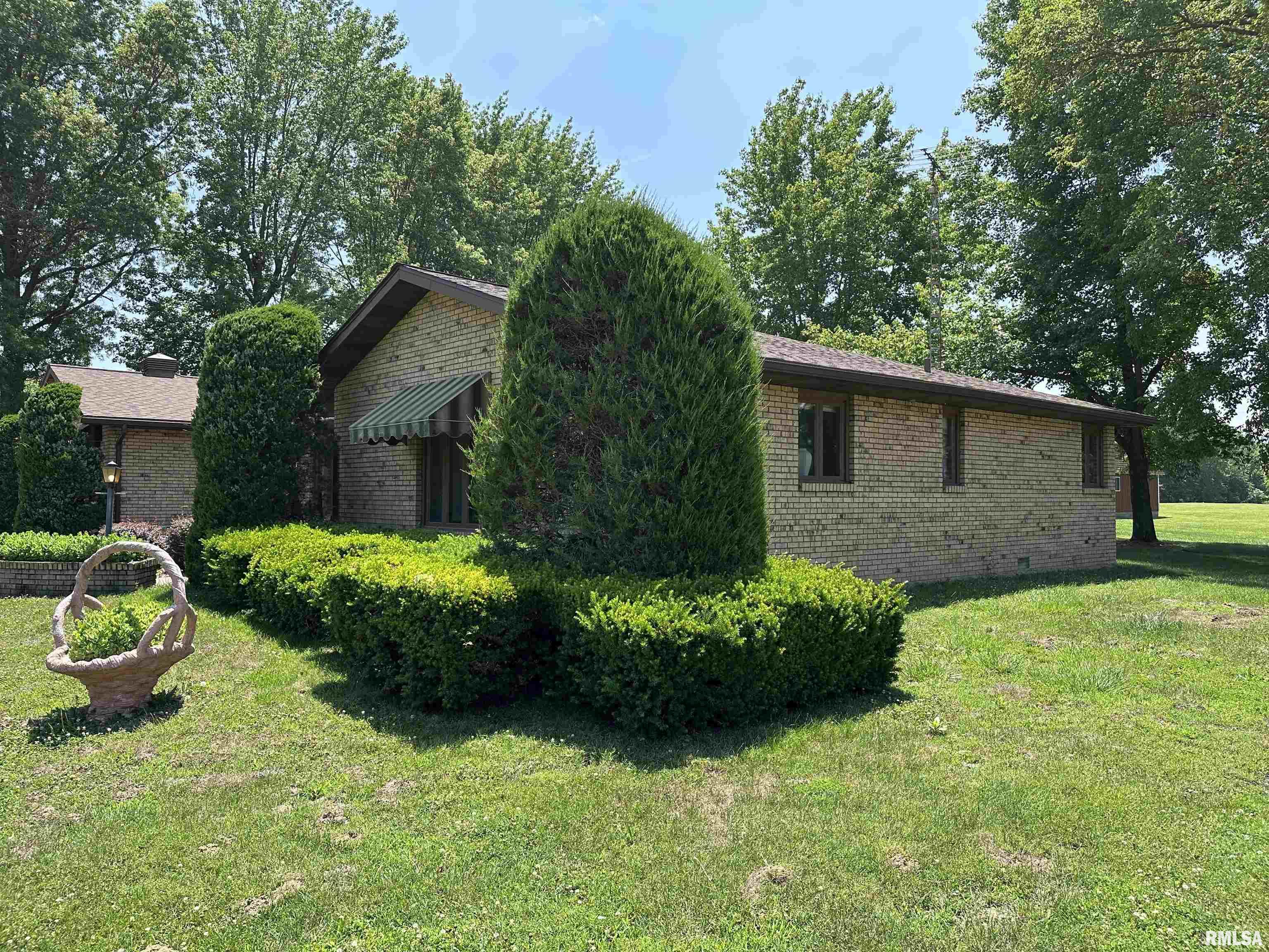 11592 Country Club Road West Frankfort, IL 62896 - Photo 5 of 79 Gallery Image 5