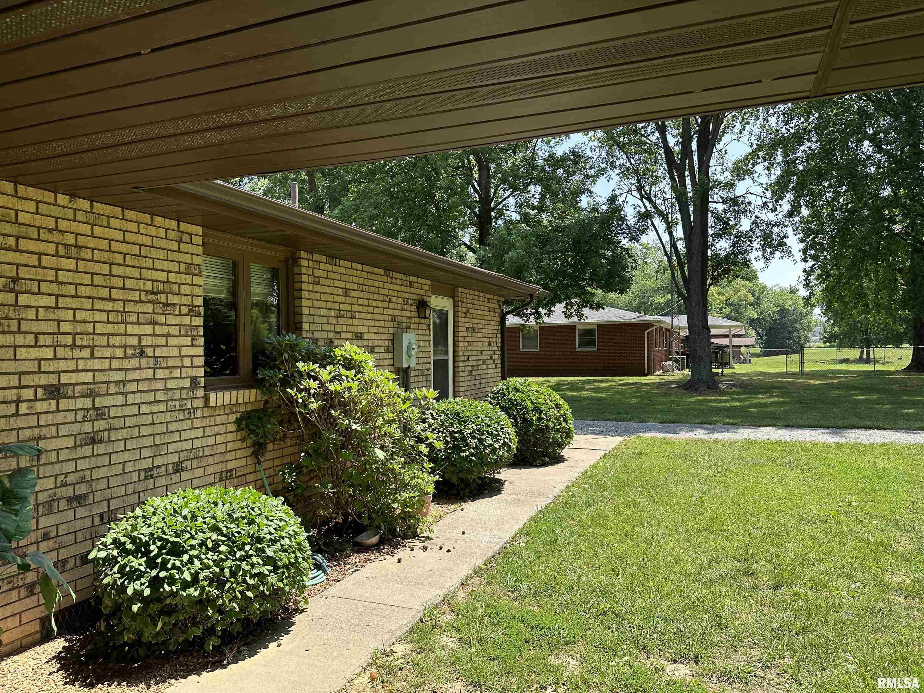 11592 Country Club Road West Frankfort, IL 62896 - Photo 55 of 79 Gallery Image 55