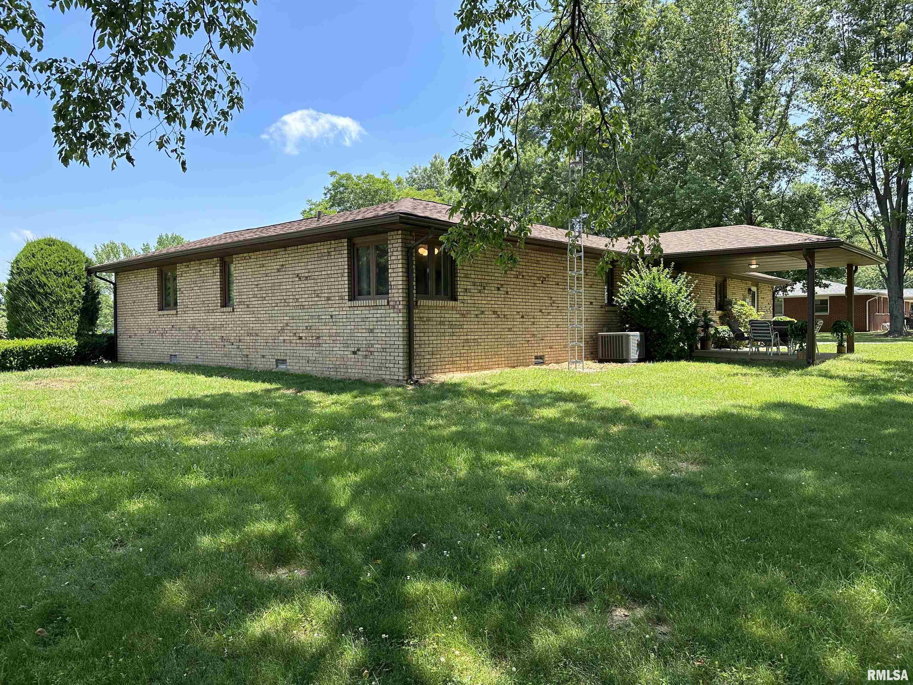 11592 Country Club Road West Frankfort, IL 62896 - Photo 6 of 79 Gallery Image 6