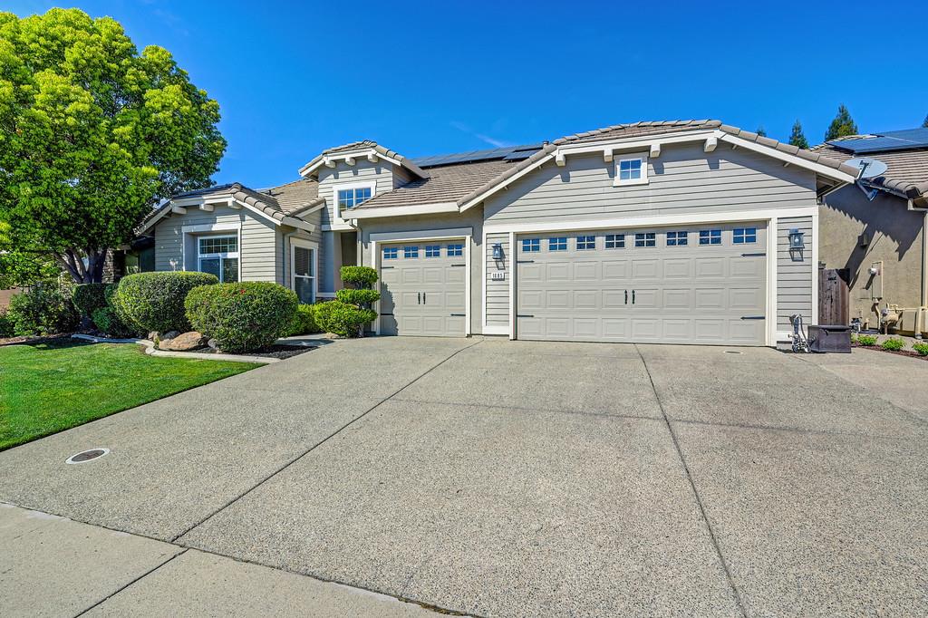 1685 Iroquois Road Rocklin, CA 95765 - Photo 3 of 73 a front view of a house with a yard