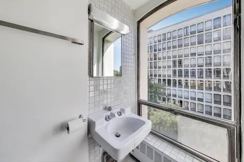 $209,000 | 1401 East 55th Street, Unit 602N, Chicago, IL 60615