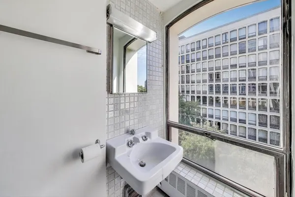 $209,000 | 1401 East 55th Street, Unit 602N, Chicago, IL 60615