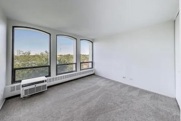 $209,000 | 1401 East 55th Street, Unit 602N, Chicago, IL 60615