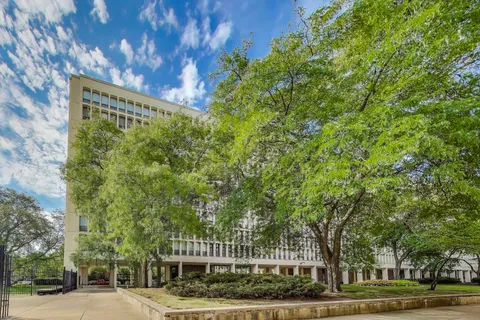 $209,000 | 1401 East 55th Street, Unit 602N, Chicago, IL 60615